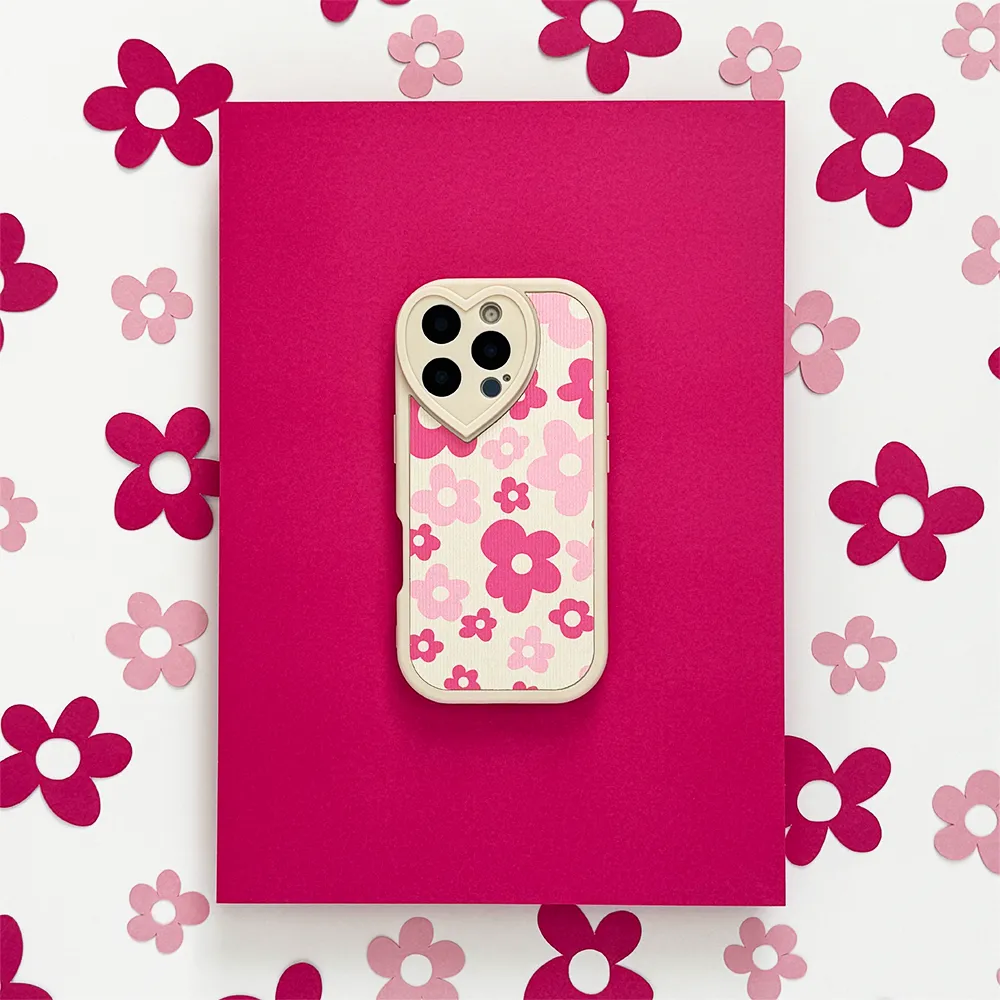 Fashion Forward Flower Power Ribbed Heart Camera Phone Case