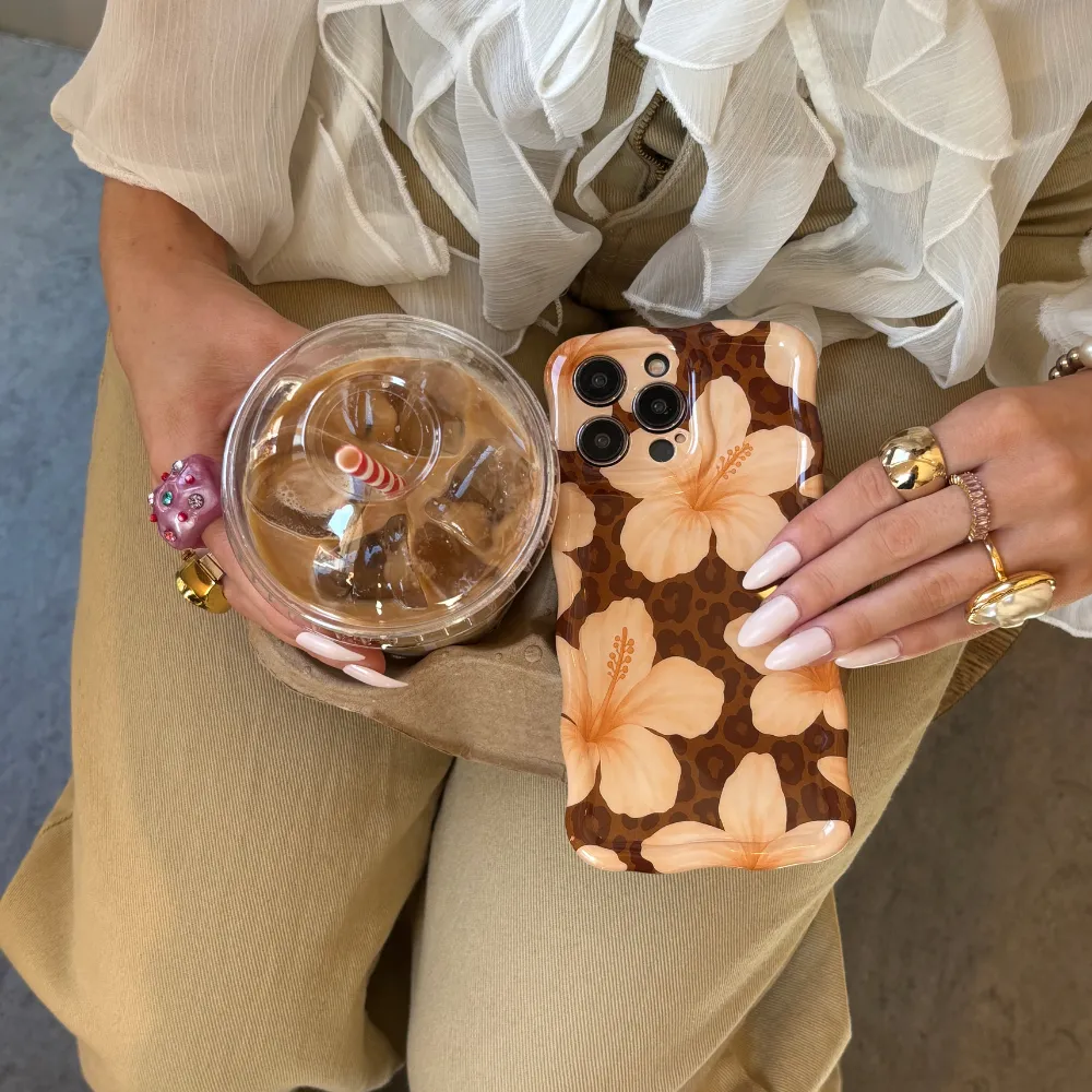 Wavy Phone Case - Safari Bloom Minimal Pattern Texture